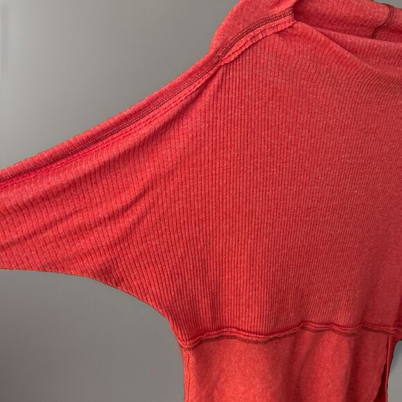 A29 We The Free Cherry Londontown Asymmetrical Top Free People Women’s XS - Picture 3 of 5